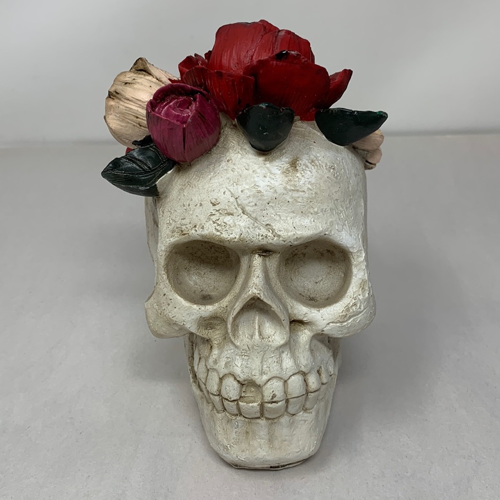 Halloween / Dia de Los Muertos Day of Dead resin 5.3” Skull with flowers NEW - Picture 1 of 16